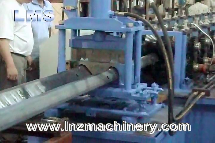 LMS W-BEAM GUDIERAIL ROLL FORMING WITH ON-LINE HOLE-PUNCHING